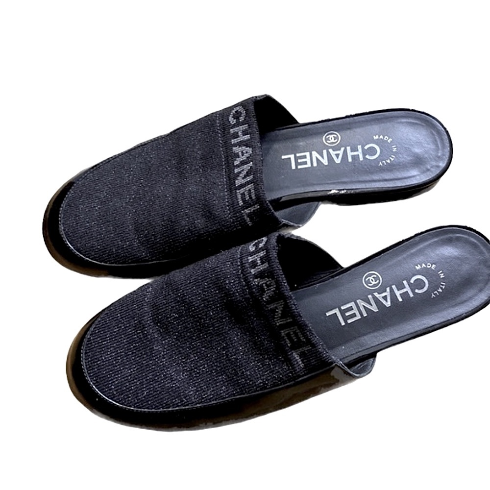 CHANEL knit patent leather slide-on mule - Picture 5 of 8